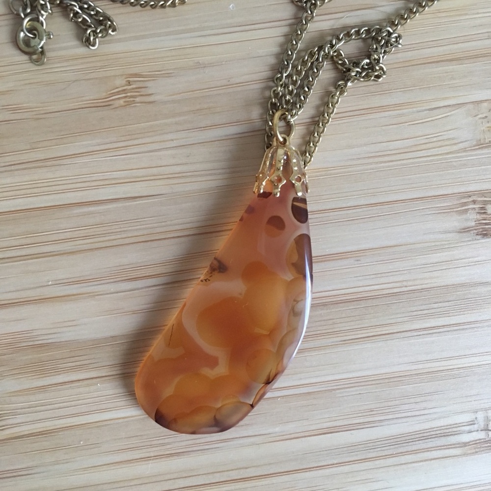 TRENDY AGATE ROCK NECKLACE